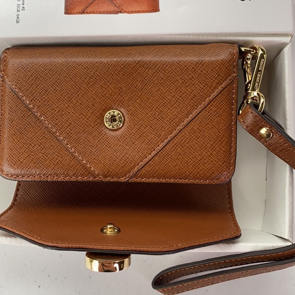 Michael Kors Wallet Clutch Luggage Style IPhone - Picture 7 of 13